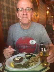 Si and his crab cakes copy